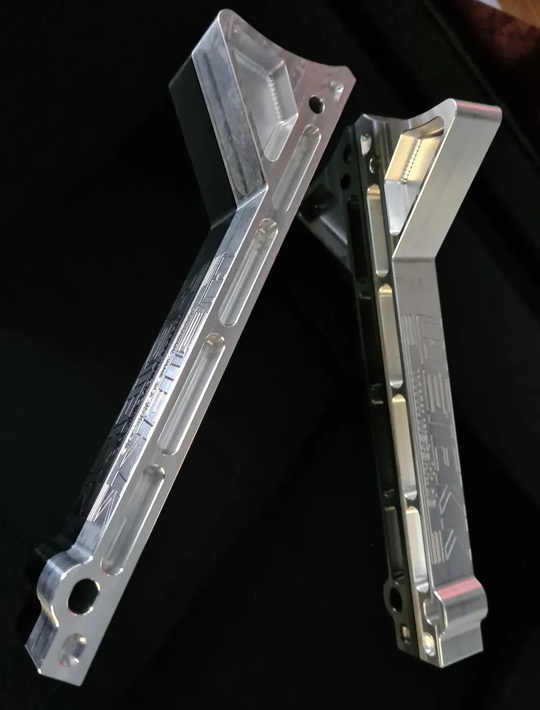 Sondergefertigte Spannschienen für Motorsport-Anwendungen